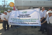 Blockades and protests targeting CFE and Pemex greeted Sheinbaum during her tour of Veracruz.
